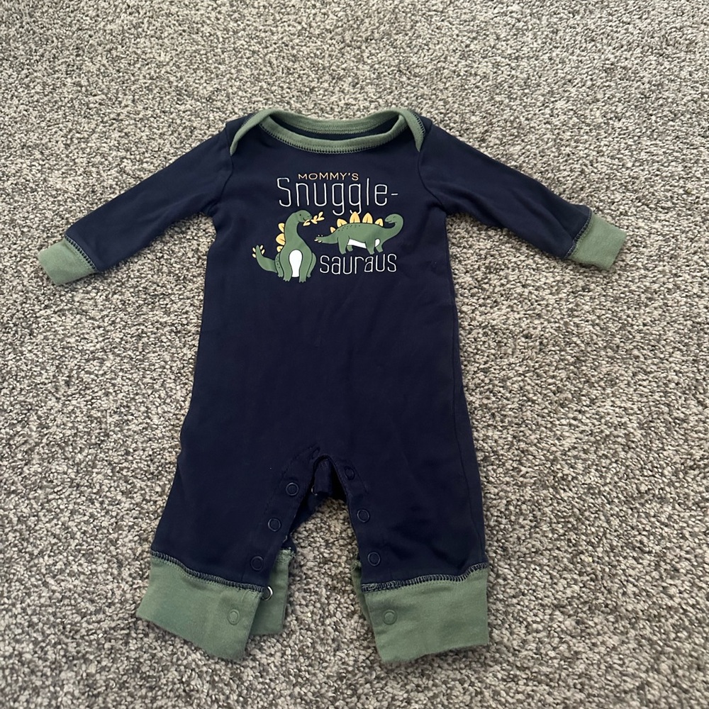 Boys lot 3 to 6 months clothes lightly used. Pet friendly. - Picture 6 of 8